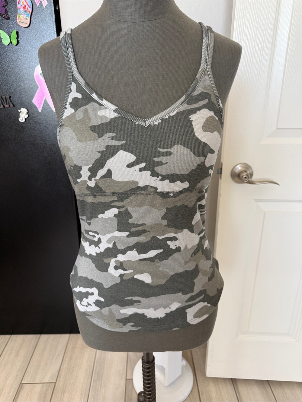 Chaser Women's Gray Camo V-Neck Tank Top